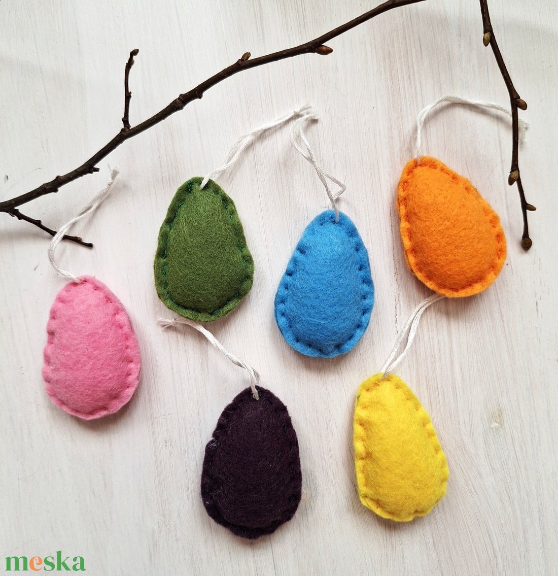 Színes filctojások- húsvéti díszek, függő díszek, dekoráció, - otthon & életmód - dekoráció - fali és függő dekoráció - függődísz - Meska.hu