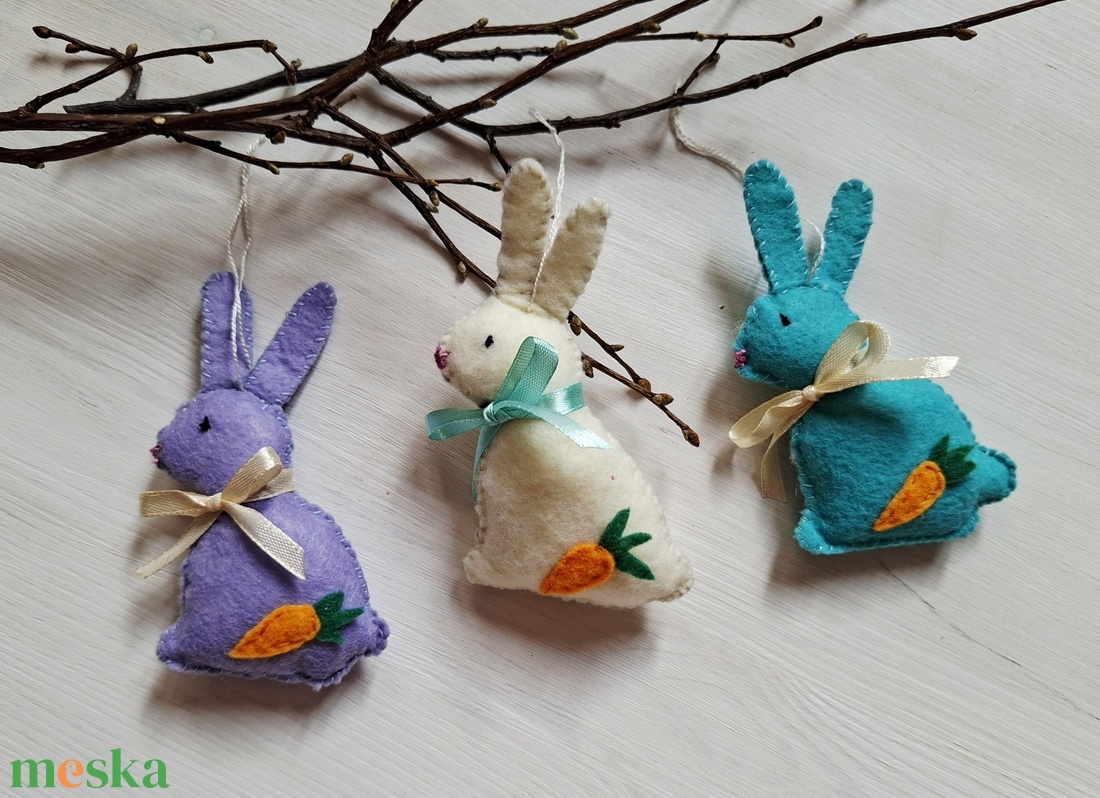 Filc nyuszik répával, húsvéti dísz, vintage dekoráció, Azonnal vihető! - ünnepi díszek, dekorációk - húsvéti díszek és dekorációk - húsvéti asztaldíszek - Meska.hu