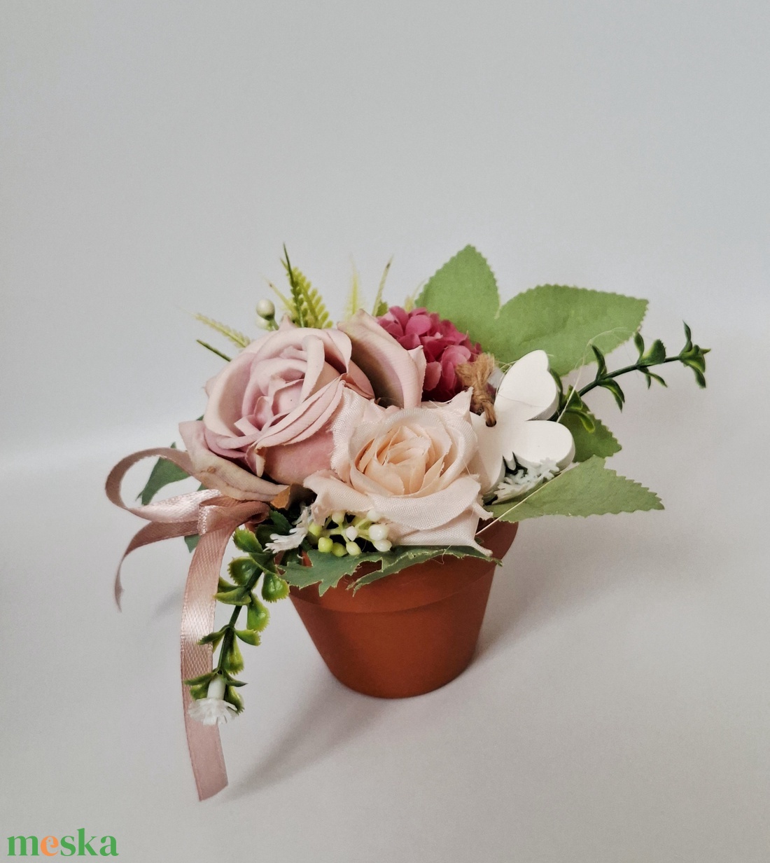 Kis rózsás cserép- asztal dekoráció, ajándékba - otthon & életmód - dekoráció - asztal és polc dekoráció - asztaldísz - Meska.hu