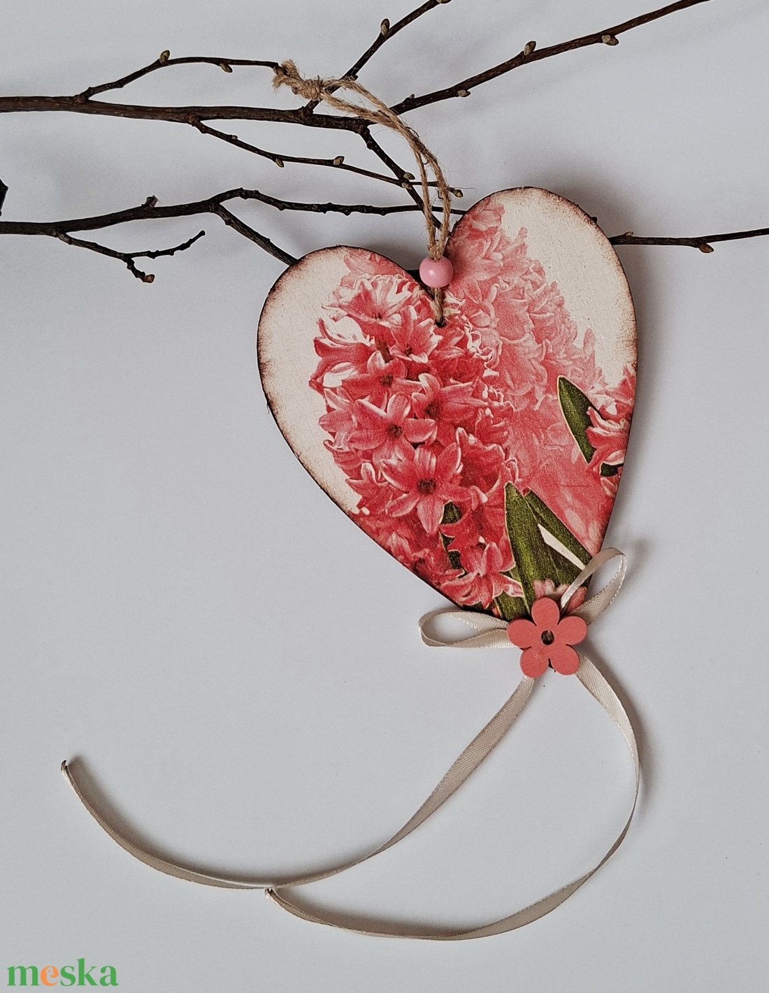Rózsaszín játszint  - függődísz, szívtábla, tavaszi dekoráció, ajtódísz - otthon & életmód - dekoráció - fali és függő dekoráció - függődísz - Meska.hu