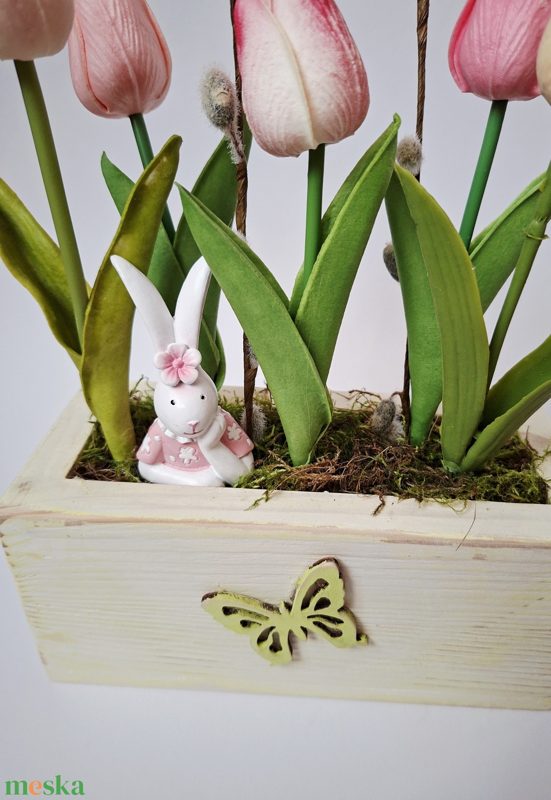 Tulipános faládika nyuszival- húsvéti asztaldísz - otthon & életmód - dekoráció - asztal és polc dekoráció - asztaldísz - Meska.hu