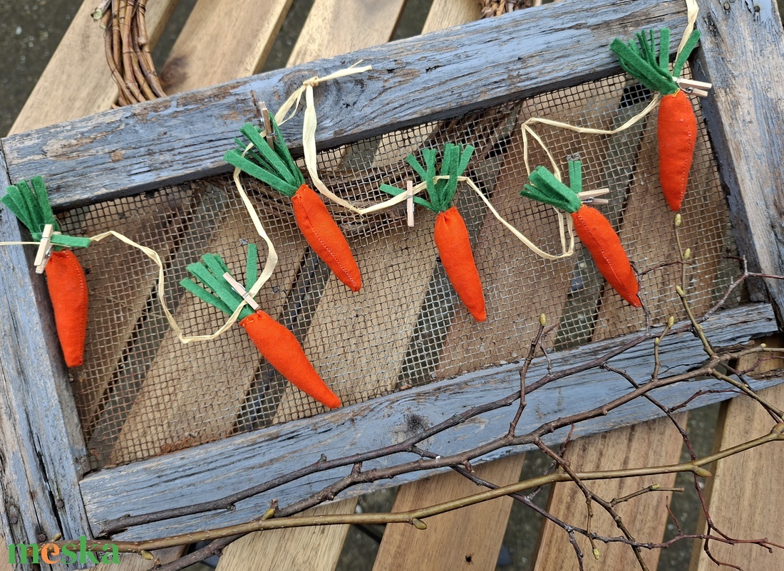 A nyuszik kedvence, Dekor kis répák- húsvéti függődíszek, tavaszi dekoráció - otthon & életmód - dekoráció - fali és függő dekoráció - függődísz - Meska.hu