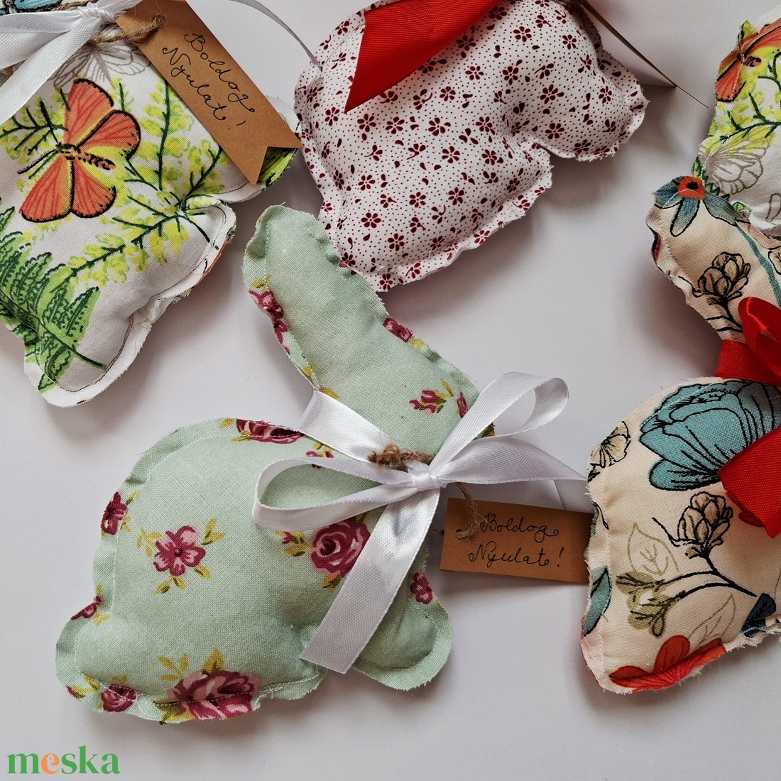 Boldog nagy masnis nyuszik húsvétra , tavaszi dekoráció, ajándéknak - ünnepi díszek, dekorációk - húsvéti díszek és dekorációk - húsvéti asztaldíszek - Meska.hu