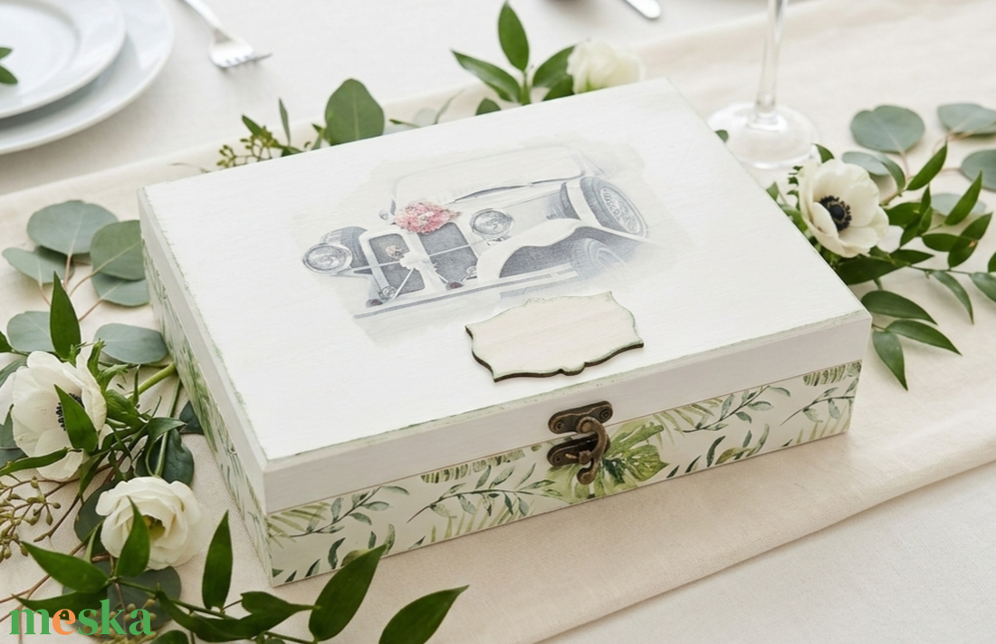 Régi esküvői autó -12 rekeszes doboz- greenery stílusú esküvőre, emlékdoboz - esküvő - emlék & ajándék - doboz - Meska.hu