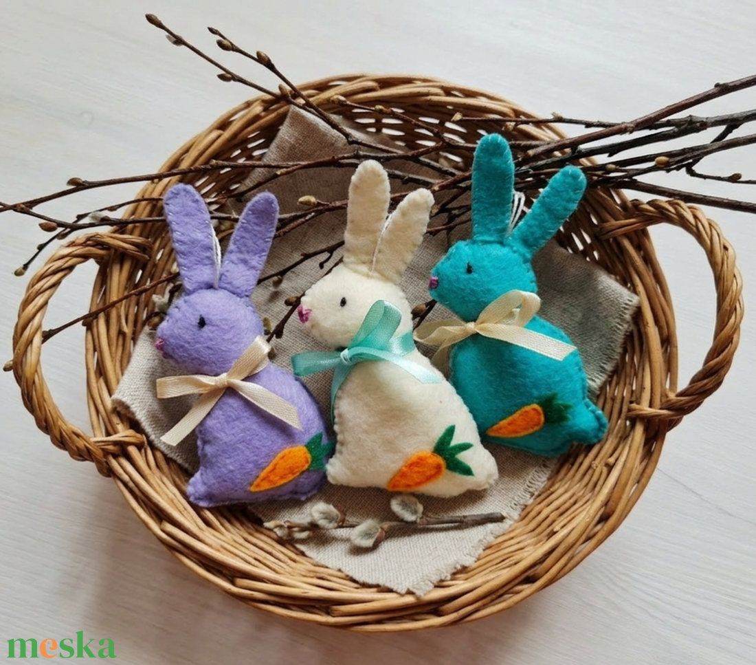 Filc nyuszik répával, húsvéti dísz, vintage dekoráció, Azonnal vihető! - ünnepi díszek, dekorációk - húsvéti díszek és dekorációk - húsvéti asztaldíszek - Meska.hu