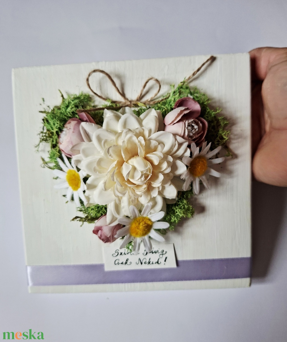 Szívtől Szívig- egyedi, virágszíves  kép zuzmóval, ajándékba, ünnepi alkalomra, anyák napja, ballagás, pedagógusnapra,  - otthon & életmód - dekoráció - fali és függő dekoráció - függődísz - Meska.hu