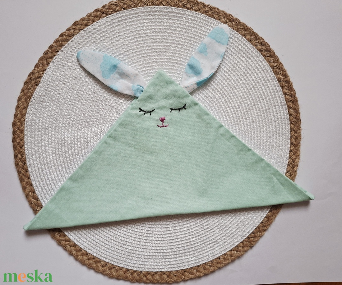 Nyunyóka, Nyuszi kendő, 27cm menta kisfelhős füllel babajáték - baba - mama - baba játékok - szundikendő, alvóka - Meska.hu