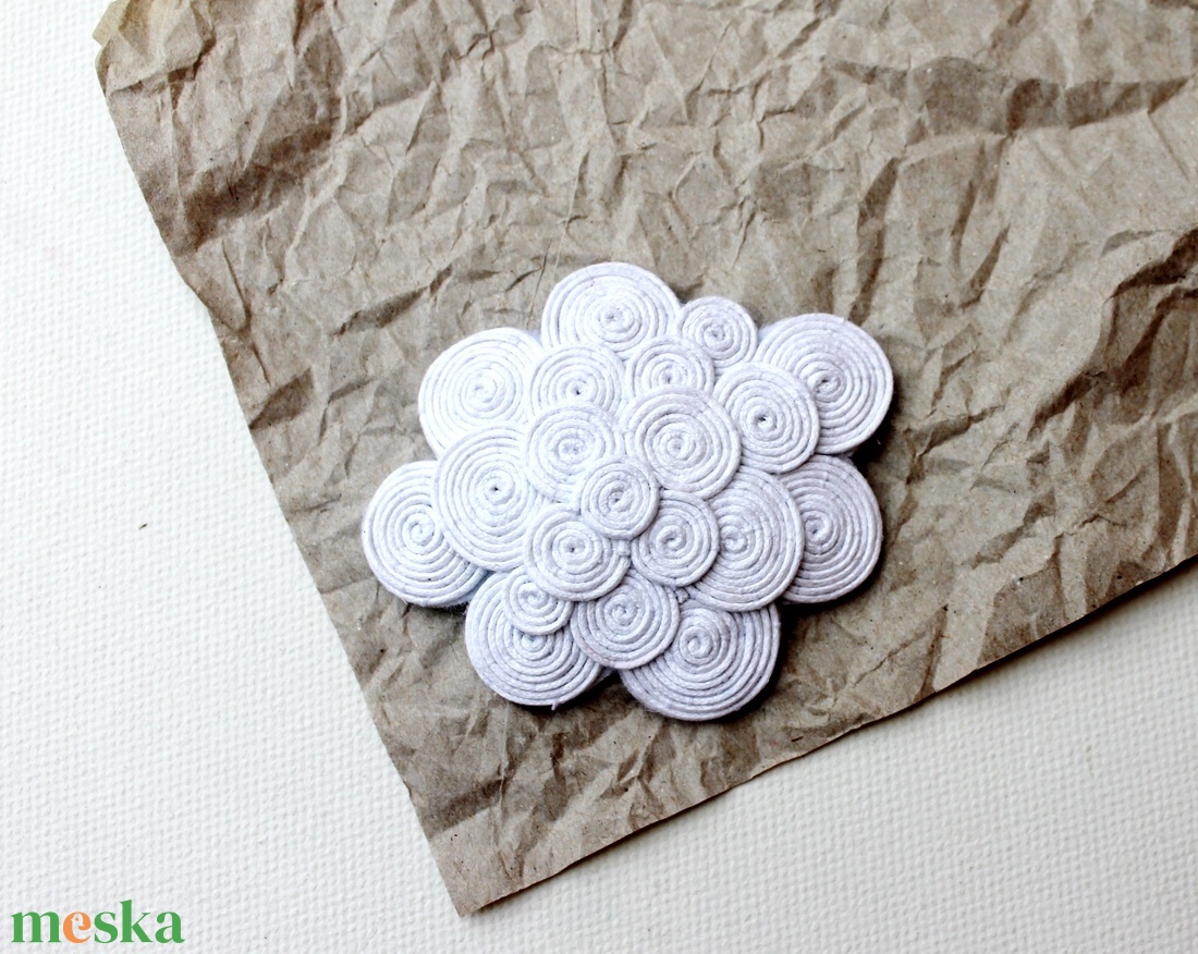 Felhő kitűző - ékszer - kitűző és bross - Meska.hu Felhő kitűző - ékszer - kitűző és bross - Meska.hu