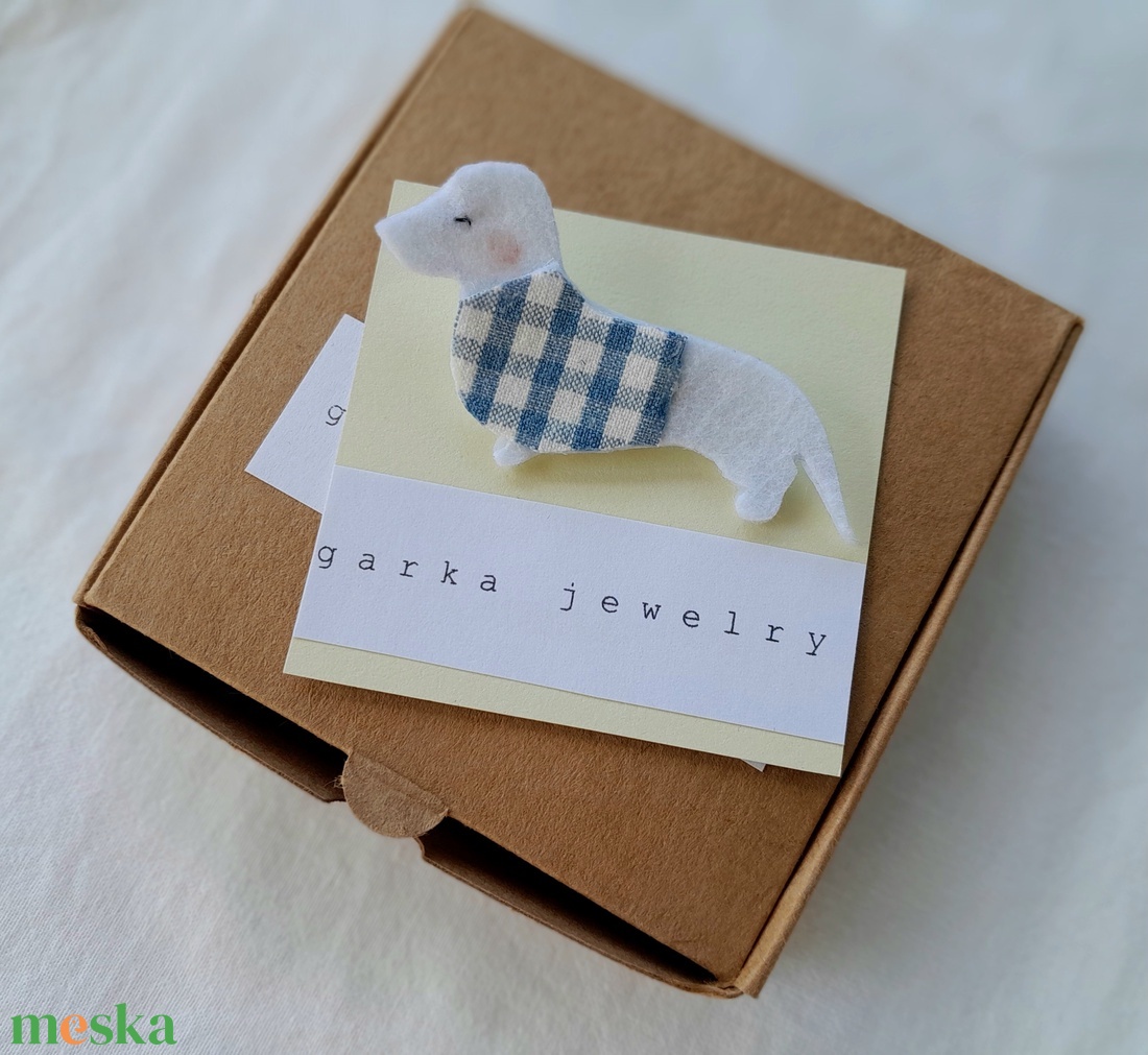 Tacskó kitűző - ékszer - kitűző és bross - kitűző - Meska.hu Tacskó kitűző - ékszer - kitűző és bross - kitűző - Meska.hu