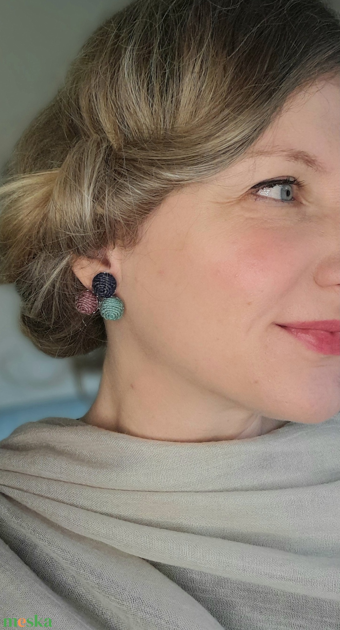 Fülbevaló, színes bogyókkal - ékszer - fülbevaló - pötty fülbevaló - Meska.hu