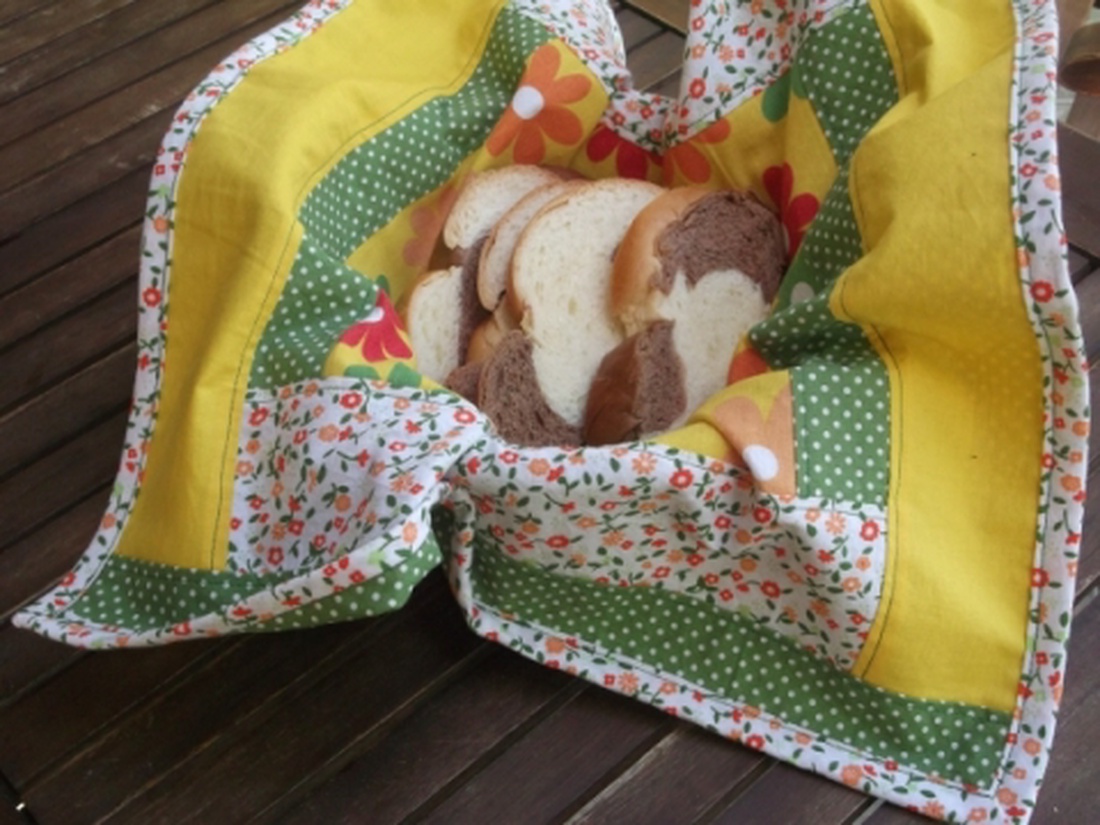 Textilszalvéta pogácsáskosárba patchwork módra - - Meska.hu Textilszalvéta pogácsáskosárba patchwork módra - - Meska.hu