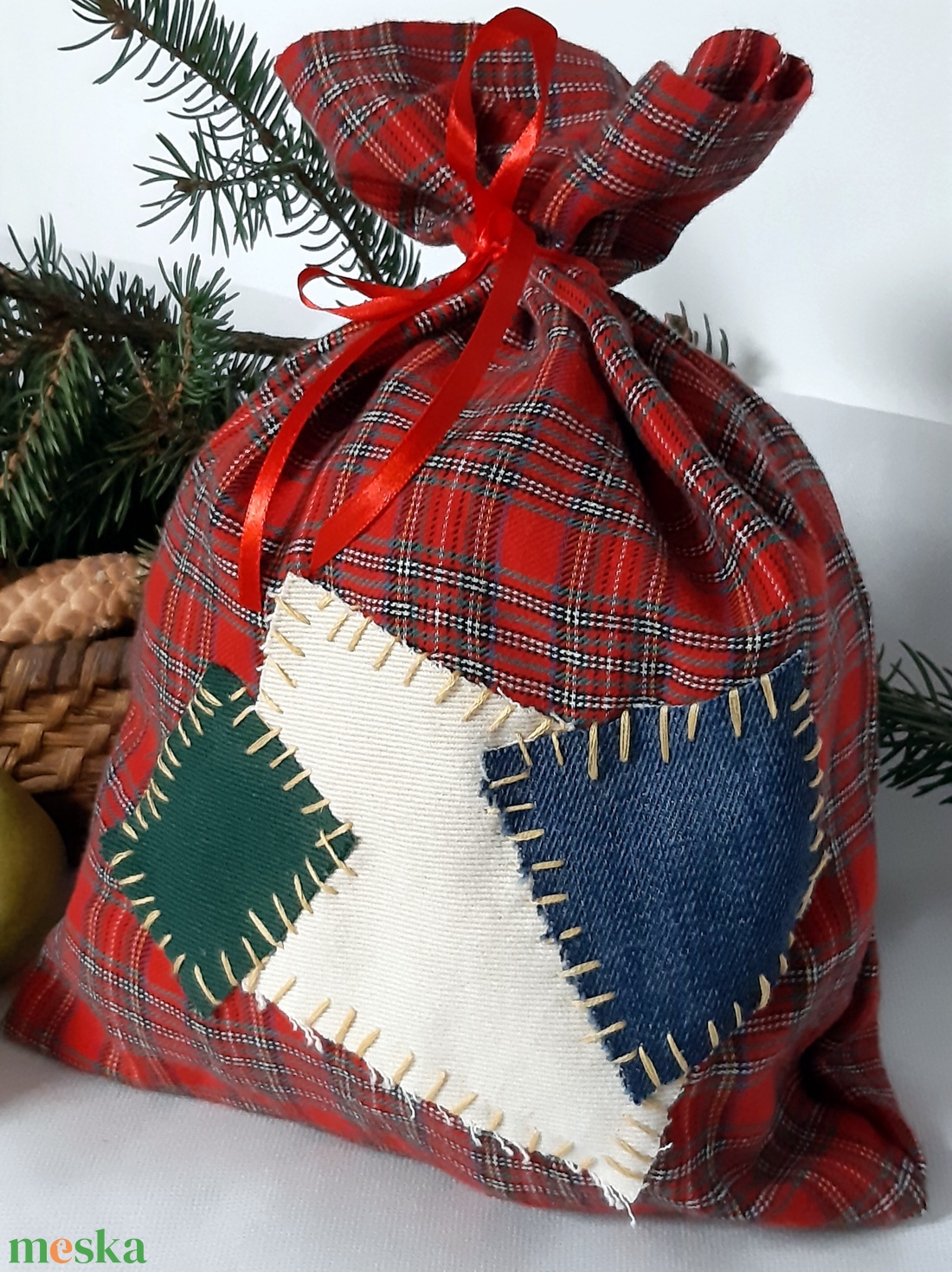 Textil mikulászsák kézzel rávarrt foltokktal - karácsony - mikulás - mikulás zsák, zokni, csizma - Meska.hu Textil mikulászsák kézzel rávarrt foltokktal - karácsony - mikulás - mikulás zsák, zokni, csizma - Meska.hu