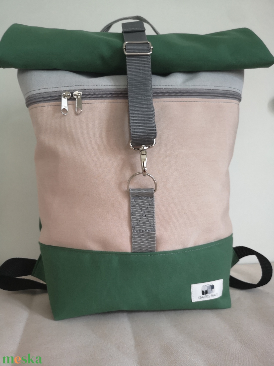 Zöld-púderrózsaszín vízálló rolltop hátizsák - táska & tok - hátizsák - roll top hátizsák - Meska.hu Zöld-púderrózsaszín vízálló rolltop hátizsák - táska & tok - hátizsák - roll top hátizsák - Meska.hu