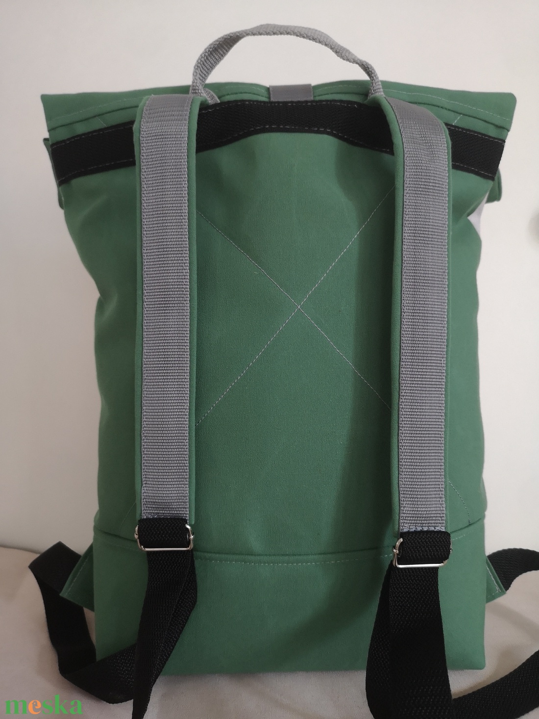 Zöld-púderrózsaszín vízálló rolltop hátizsák - táska & tok - hátizsák - roll top hátizsák - Meska.hu Zöld-púderrózsaszín vízálló rolltop hátizsák - táska & tok - hátizsák - roll top hátizsák - Meska.hu