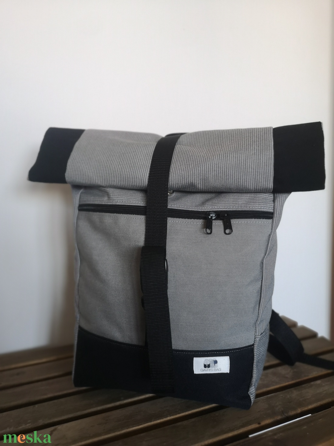 Fekete-szürke vízálló rolltop hátizsák - táska & tok - hátizsák - roll top hátizsák - Meska.hu Fekete-szürke vízálló rolltop hátizsák - táska & tok - hátizsák - roll top hátizsák - Meska.hu