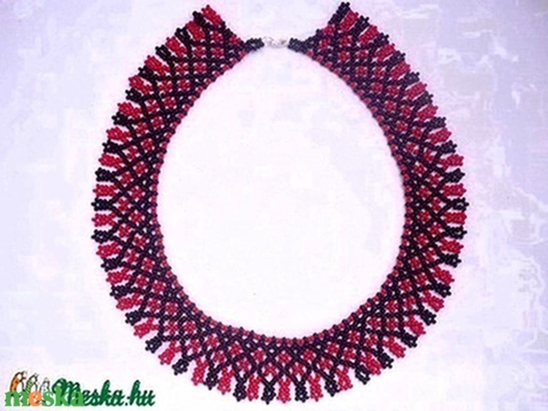 Fekete-piros  tradícionális népi gyöngygallér, gyöngynyaklánc, tászli, gyöngyékszer -  - Meska.hu