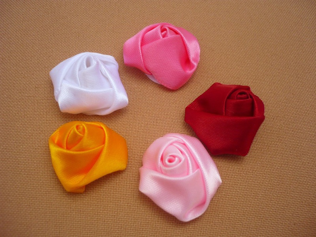 textil virág, szatén virág, textil rózsa, szatén rózsa, dekorációs kellék, felvarrható alapanyag - kellékek & szerszámok - vegyes alapanyag - Meska.hu