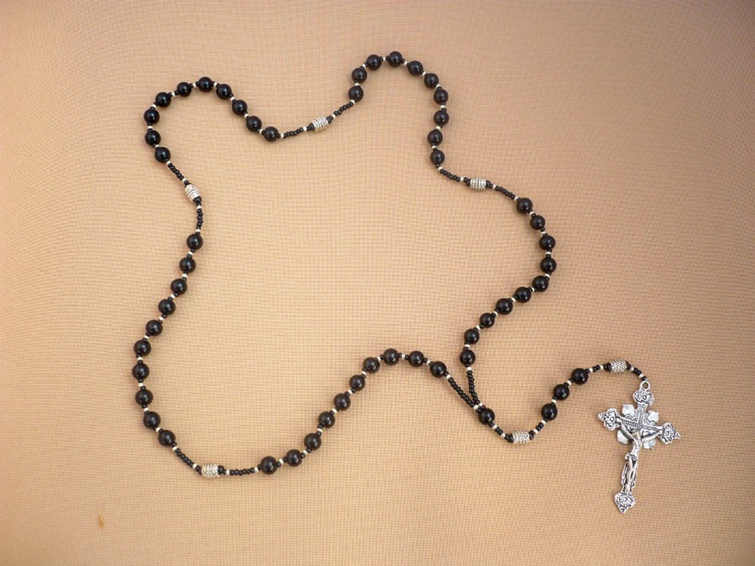 Fekete -ezüst férfi rózsafüzér rózsafüzér nyaklánc , férfi nyaklánc,  férfi ékszer, Meska -  - Meska.hu