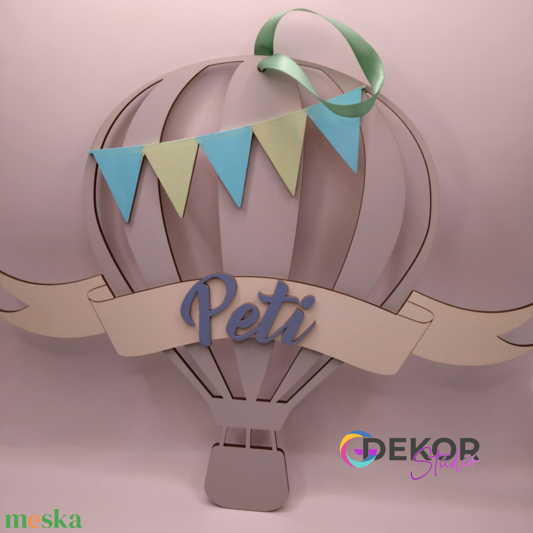 Egyedi fa ajtókopogtató Hőlégballon - egyedi névvel - otthon & életmód - dekoráció - ajtó- és ablak dekoráció - ajtódísz & kopogtató - Meska.hu