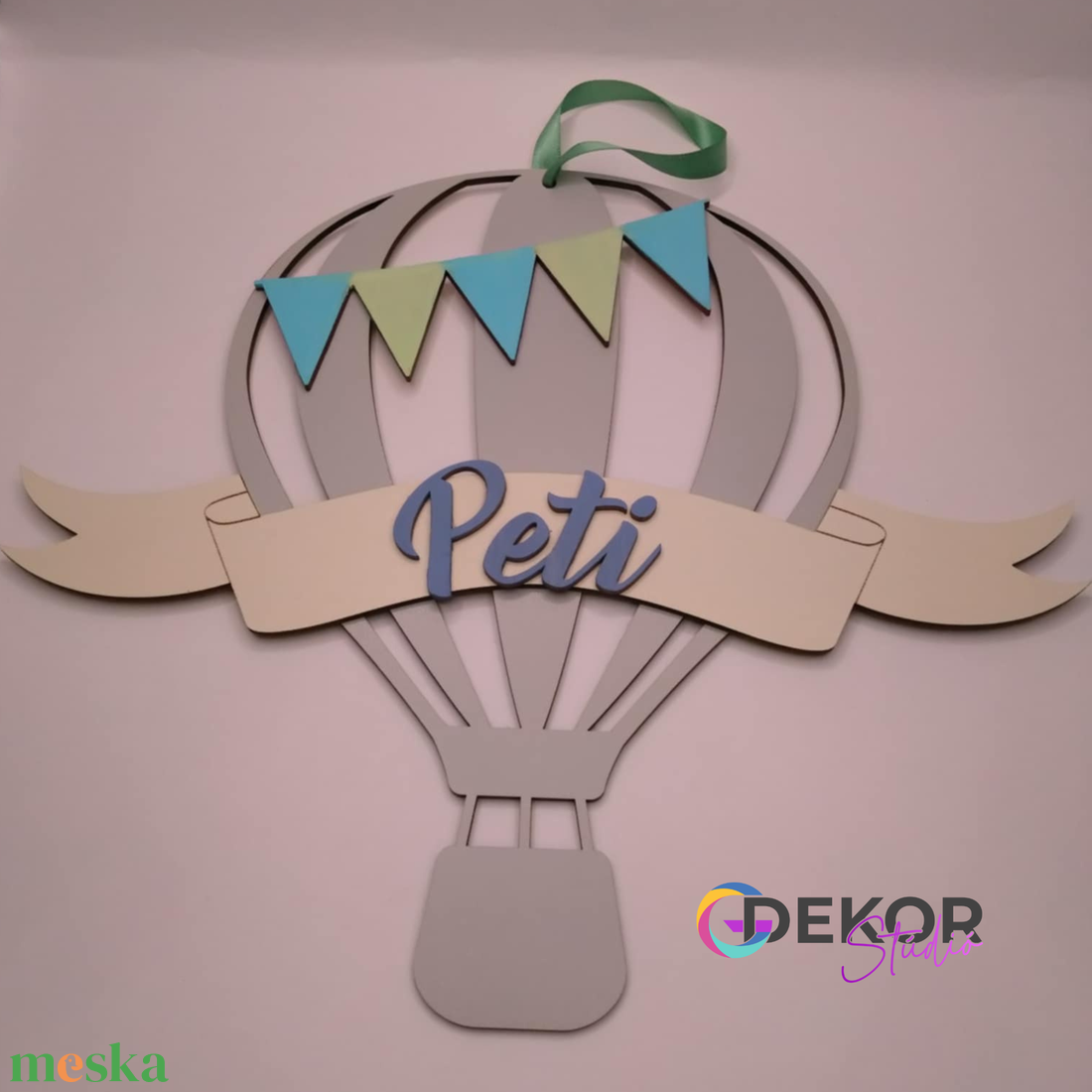 Egyedi fa ajtókopogtató Hőlégballon - egyedi névvel - otthon & életmód - dekoráció - ajtó- és ablak dekoráció - ajtódísz & kopogtató - Meska.hu