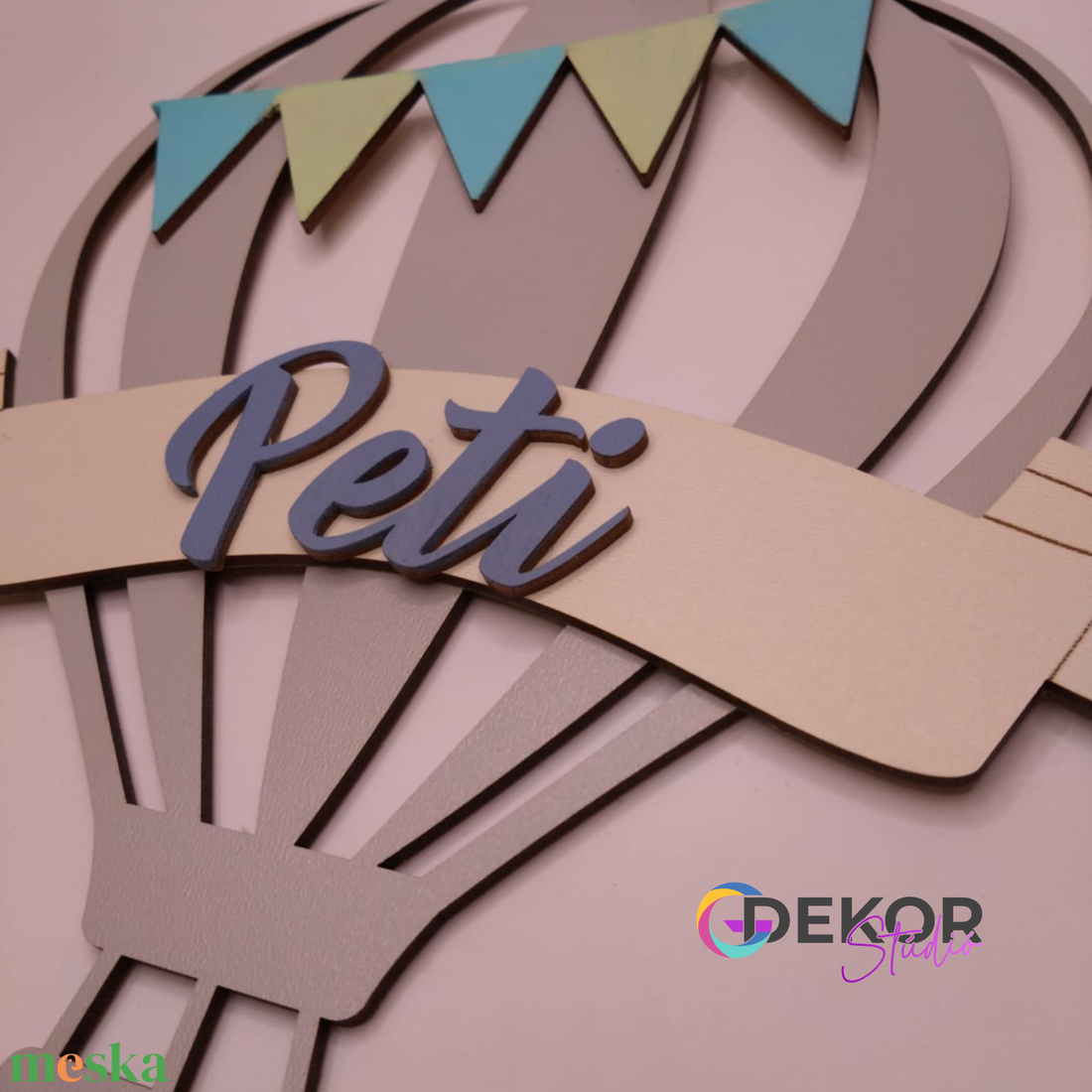 Egyedi fa ajtókopogtató Hőlégballon - egyedi névvel - otthon & életmód - dekoráció - ajtó- és ablak dekoráció - ajtódísz & kopogtató - Meska.hu