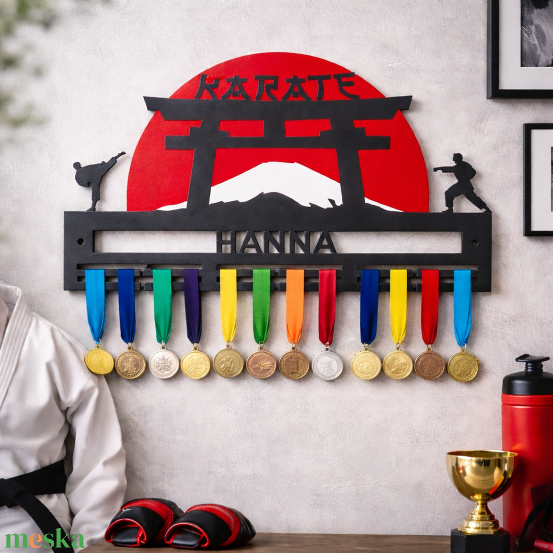 Éremtartó egyedi névvel karatés érmekhez - otthon & életmód - dekoráció - fali és függő dekoráció - éremtartó - Meska.hu