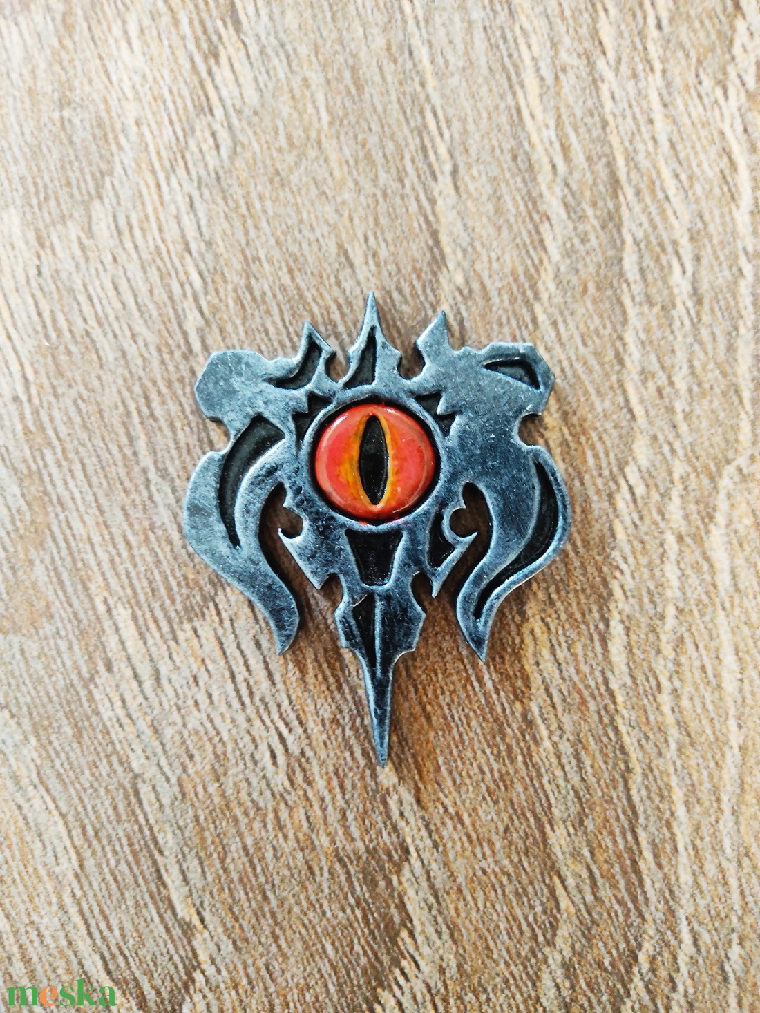 Sauron szeme, A hobbit, Gyűrűk Ura, hűtőmágnes, kitűző, nazgul, szülinap, Frodó, Legolas, Aragorn, ajandék - otthon & életmód - dekoráció - dísztárgy - Meska.hu Sauron szeme, A hobbit, Gyűrűk Ura, hűtőmágnes, kitűző, nazgul, szülinap, Frodó, Legolas, Aragorn, ajandék - otthon & életmód - dekoráció - dísztárgy - Meska.hu