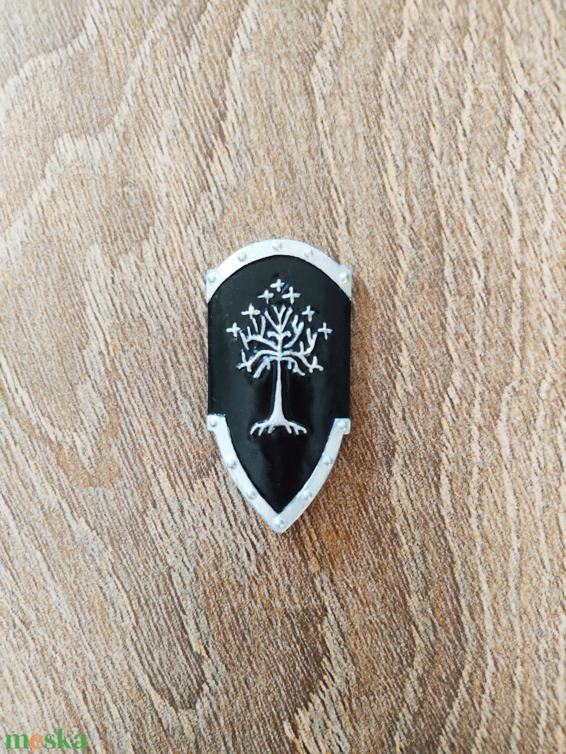Gondori pajzs, A hobbit, Gyűrűk Ura, hűtőmágnes, kitűző, Éowyn, szülinap, Boromir, Aragorn, ajandék - otthon & életmód - dekoráció - dísztárgy - Meska.hu Gondori pajzs, A hobbit, Gyűrűk Ura, hűtőmágnes, kitűző, Éowyn, szülinap, Boromir, Aragorn, ajandék - otthon & életmód - dekoráció - dísztárgy - Meska.hu