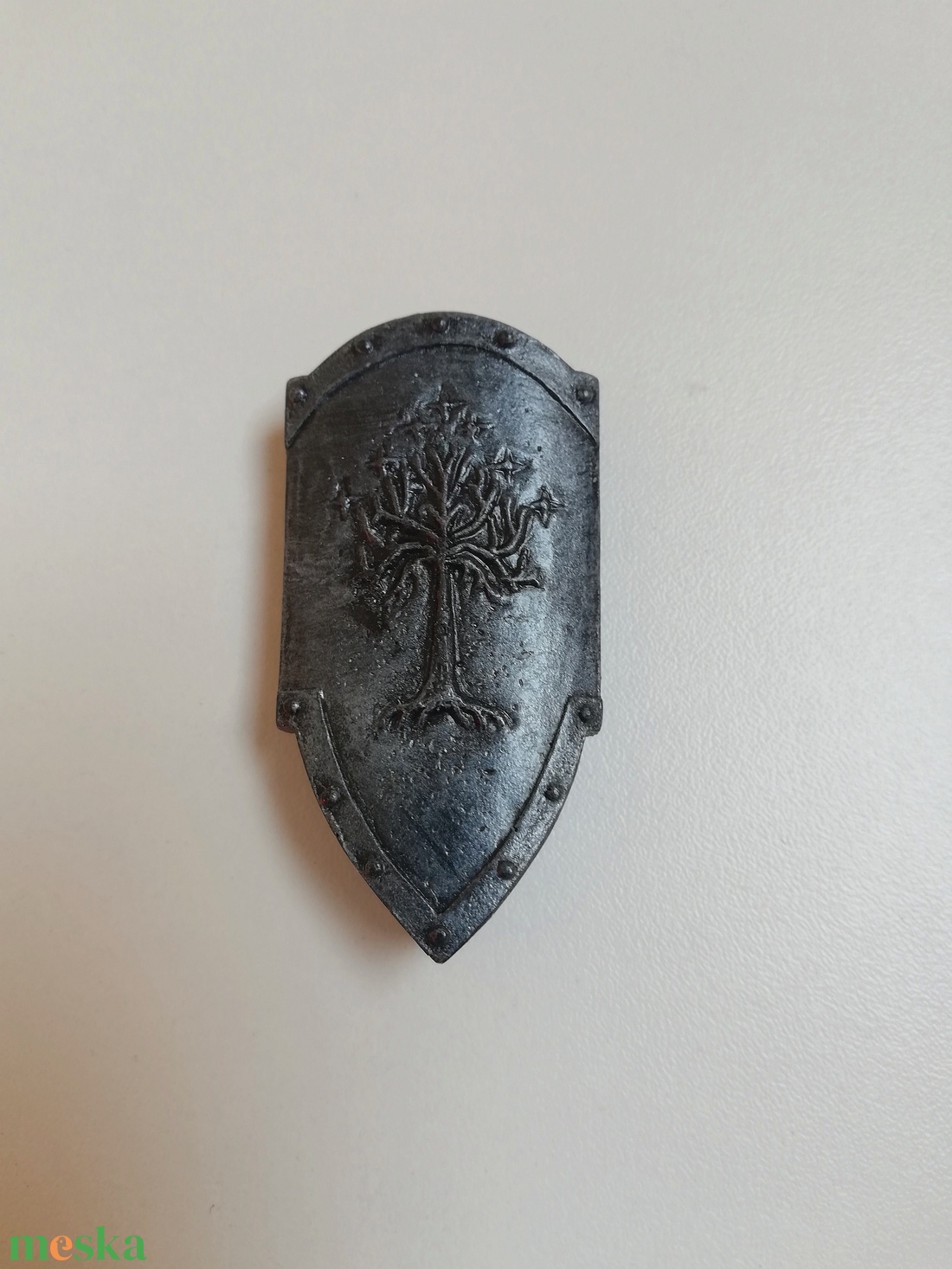 Gondori pajzs, A hobbit, Gyűrűk Ura, hűtőmágnes, kitűző, Éowyn, szülinap, Boromir, Aragorn, ajandék - otthon & életmód - dekoráció - dísztárgy - Meska.hu Gondori pajzs, A hobbit, Gyűrűk Ura, hűtőmágnes, kitűző, Éowyn, szülinap, Boromir, Aragorn, ajandék - otthon & életmód - dekoráció - dísztárgy - Meska.hu
