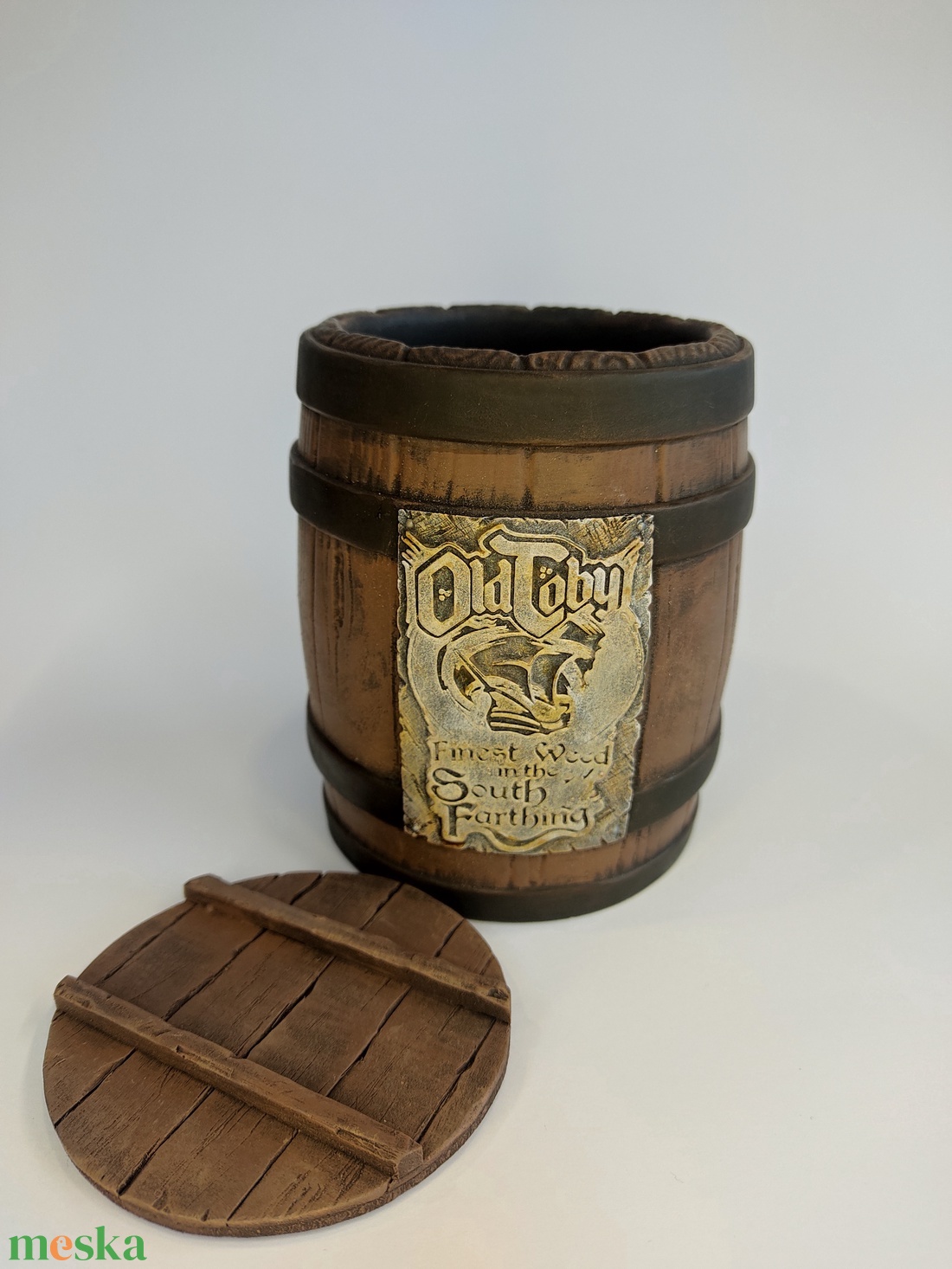 Old Toby pipafüves hordó, asztali dekoráció, Gyűrűk Ura, Tolkien, Hobbit, szülinapi ajándék, Gandalf, Frodo, Bilbo - otthon & életmód - dekoráció - asztal és polc dekoráció - asztaldísz - Meska.hu Old Toby pipafüves hordó, asztali dekoráció, Gyűrűk Ura, Tolkien, Hobbit, szülinapi ajándék, Gandalf, Frodo, Bilbo - otthon & életmód - dekoráció - asztal és polc dekoráció - asztaldísz - Meska.hu
