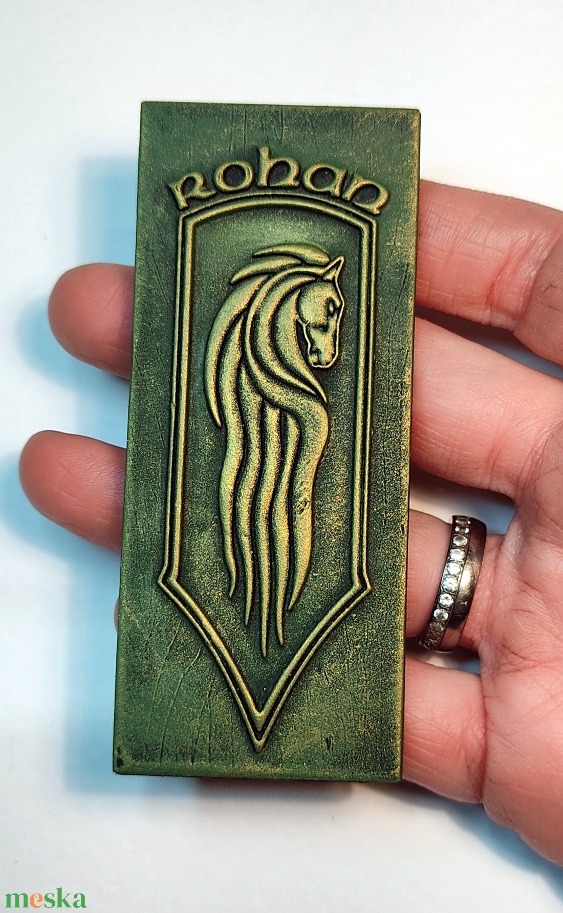 Rohan nagyméretű hűtőmágnes, A hobbit, Gyűrűk Ura, Tolkien, szülinap, Aragorn, Gandalf, Legolas, Frodo, Gimli, ajandék - otthon & életmód - dekoráció - dísztárgy - Meska.hu Rohan nagyméretű hűtőmágnes, A hobbit, Gyűrűk Ura, Tolkien, szülinap, Aragorn, Gandalf, Legolas, Frodo, Gimli, ajandék - otthon & életmód - dekoráció - dísztárgy - Meska.hu