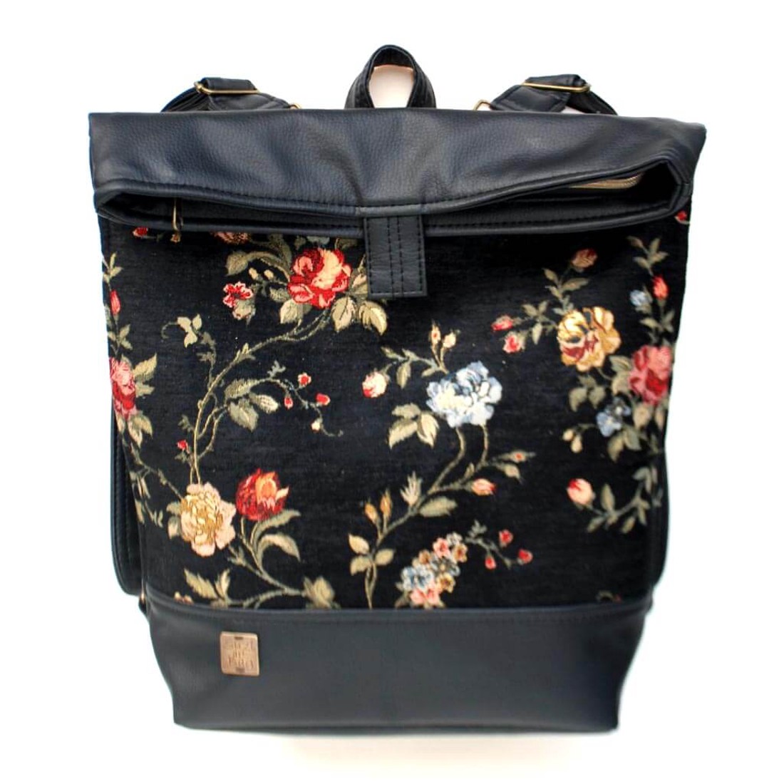 SuziartBag Fekete rózsás hátizsák - táska & tok - kézitáska & válltáska - válltáska - Meska.hu SuziartBag Fekete rózsás hátizsák - táska & tok - kézitáska & válltáska - válltáska - Meska.hu
