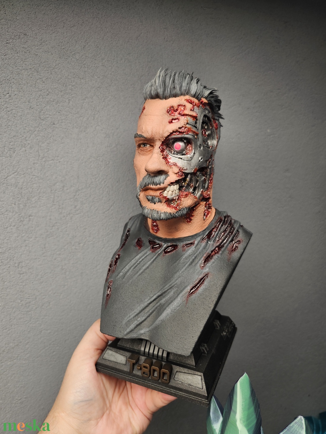 Terminator T-800, Arnold mellszobor, resin, kézzel festve, világító szemmel - otthon & lakás - dekoráció - asztal és polc dekoráció - könyvszobor - Meska.hu