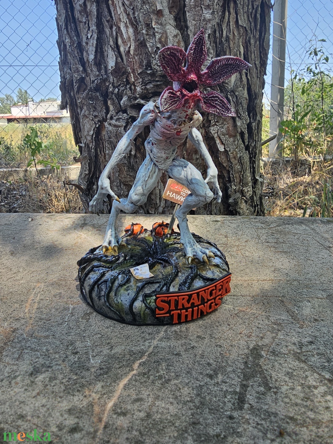Stranger Things Demogorgon, Hawkins - otthon & életmód - dekoráció - asztal és polc dekoráció - könyvszobor - Meska.hu Stranger Things Demogorgon, Hawkins - otthon & életmód - dekoráció - asztal és polc dekoráció - könyvszobor - Meska.hu