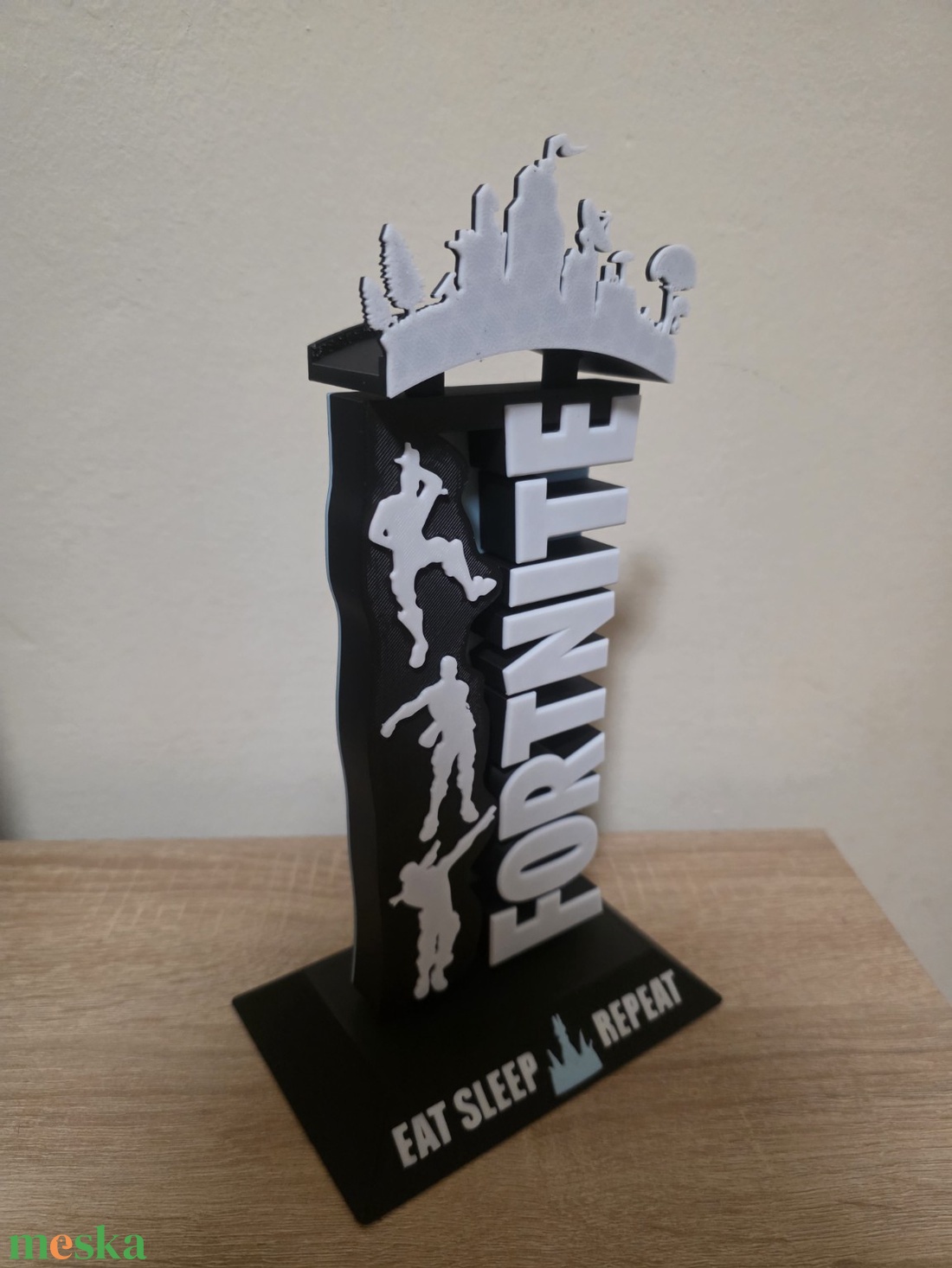 Fortnite fejhallgató tartó egyedi 3D nyomtatott kivitel - otthon & életmód - dekoráció - asztal és polc dekoráció - asztaldísz - Meska.hu Fortnite fejhallgató tartó egyedi 3D nyomtatott kivitel - otthon & életmód - dekoráció - asztal és polc dekoráció - asztaldísz - Meska.hu