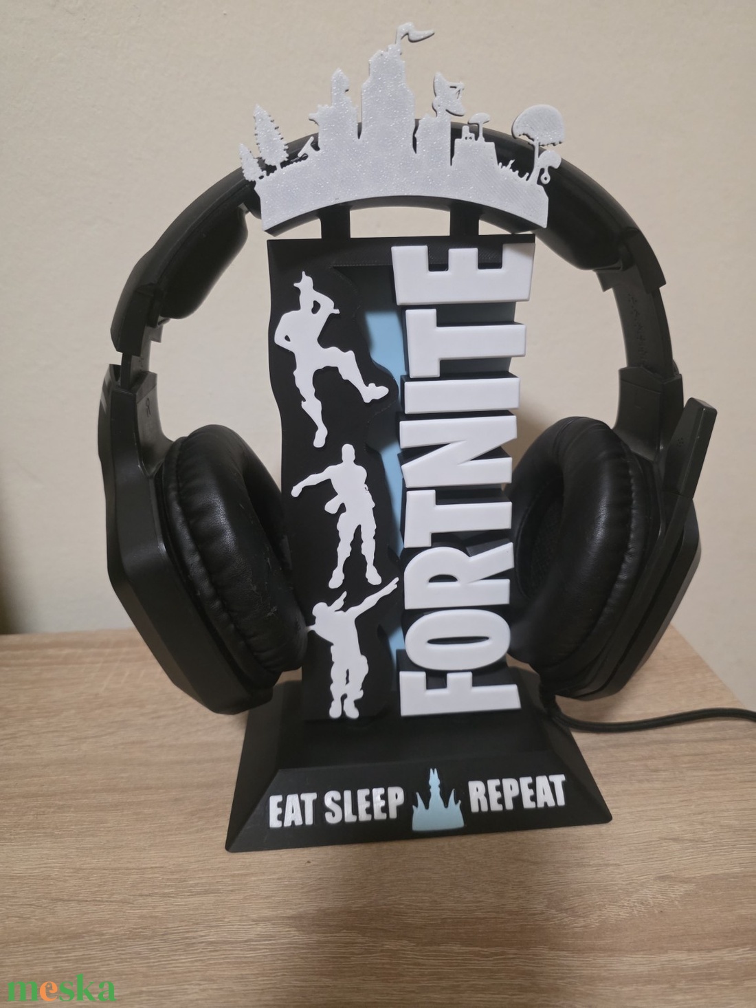Fortnite fejhallgató tartó egyedi 3D nyomtatott kivitel - otthon & életmód - dekoráció - asztal és polc dekoráció - asztaldísz - Meska.hu Fortnite fejhallgató tartó egyedi 3D nyomtatott kivitel - otthon & életmód - dekoráció - asztal és polc dekoráció - asztaldísz - Meska.hu