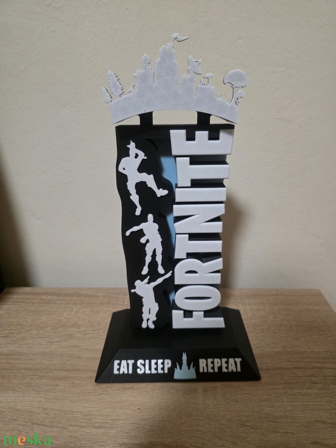 Fortnite fejhallgató tartó egyedi 3D nyomtatott kivitel - otthon & életmód - dekoráció - asztal és polc dekoráció - asztaldísz - Meska.hu Fortnite fejhallgató tartó egyedi 3D nyomtatott kivitel - otthon & életmód - dekoráció - asztal és polc dekoráció - asztaldísz - Meska.hu