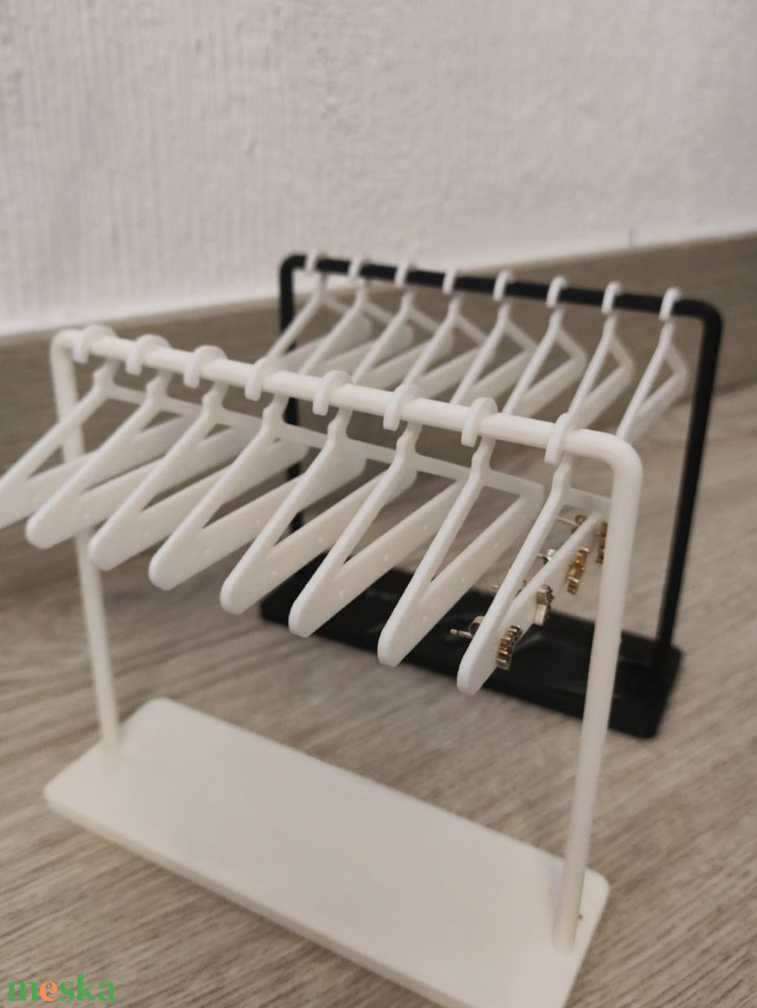 Mini vállfás fülbevaló tartó állvány- 3D Nyomtatott - ékszer - ékszertartó - ékszertartó állvány - Meska.hu