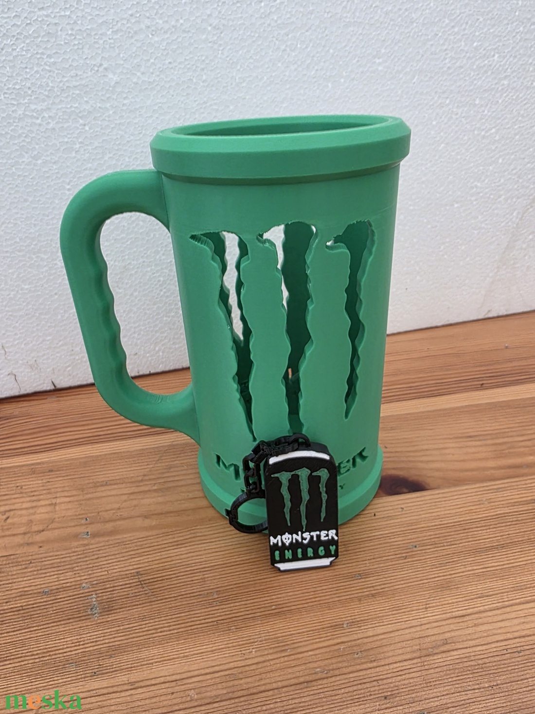 Monster doboztartó kupa + ajándék doboznyitó kulcstartó - otthon & életmód - konyhafelszerelés, tálalás - tálalás - sörös pohár és korsó - Meska.hu
