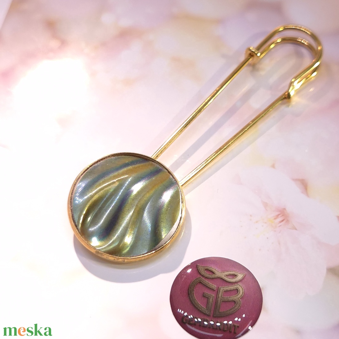 Zsolnay eozin hullámok hátán bross - ékszer - kitűző és bross - Meska.hu