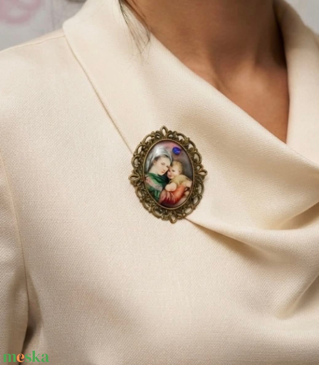 Rafaello madonnája bross - ékszer - kitűző és bross - Meska.hu