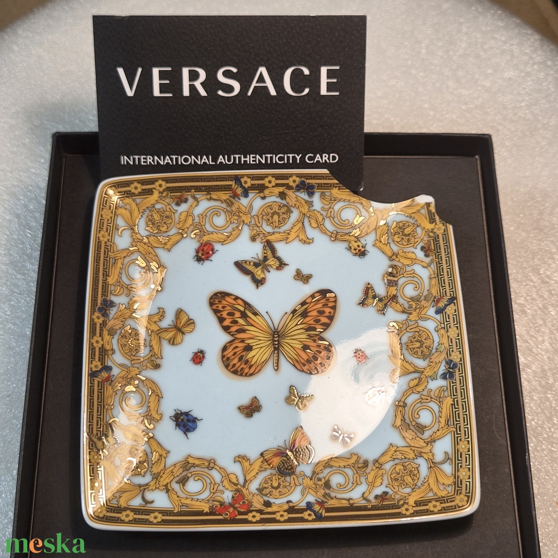 Mozgásba Zárt Luxus: Versace-katica mozog a gyűrü belsejében  - ékszer - nyaklánc - medálos nyaklánc - Meska.hu