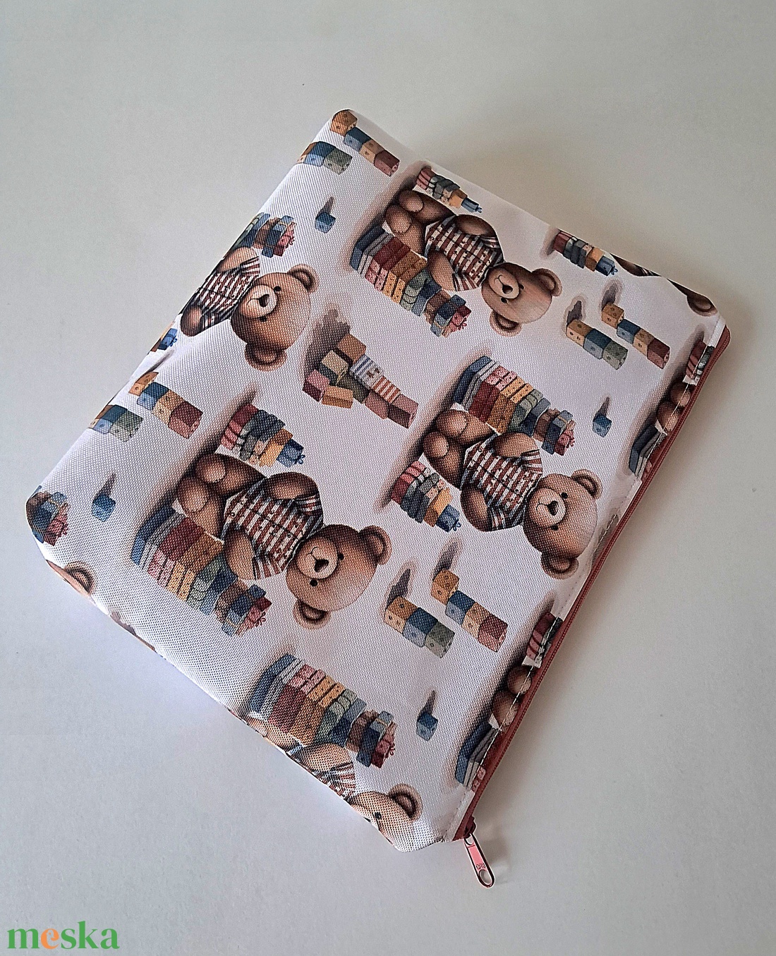 Nagyméretű mackós vízálló neszesszer - táska & tok - neszesszer - Meska.hu