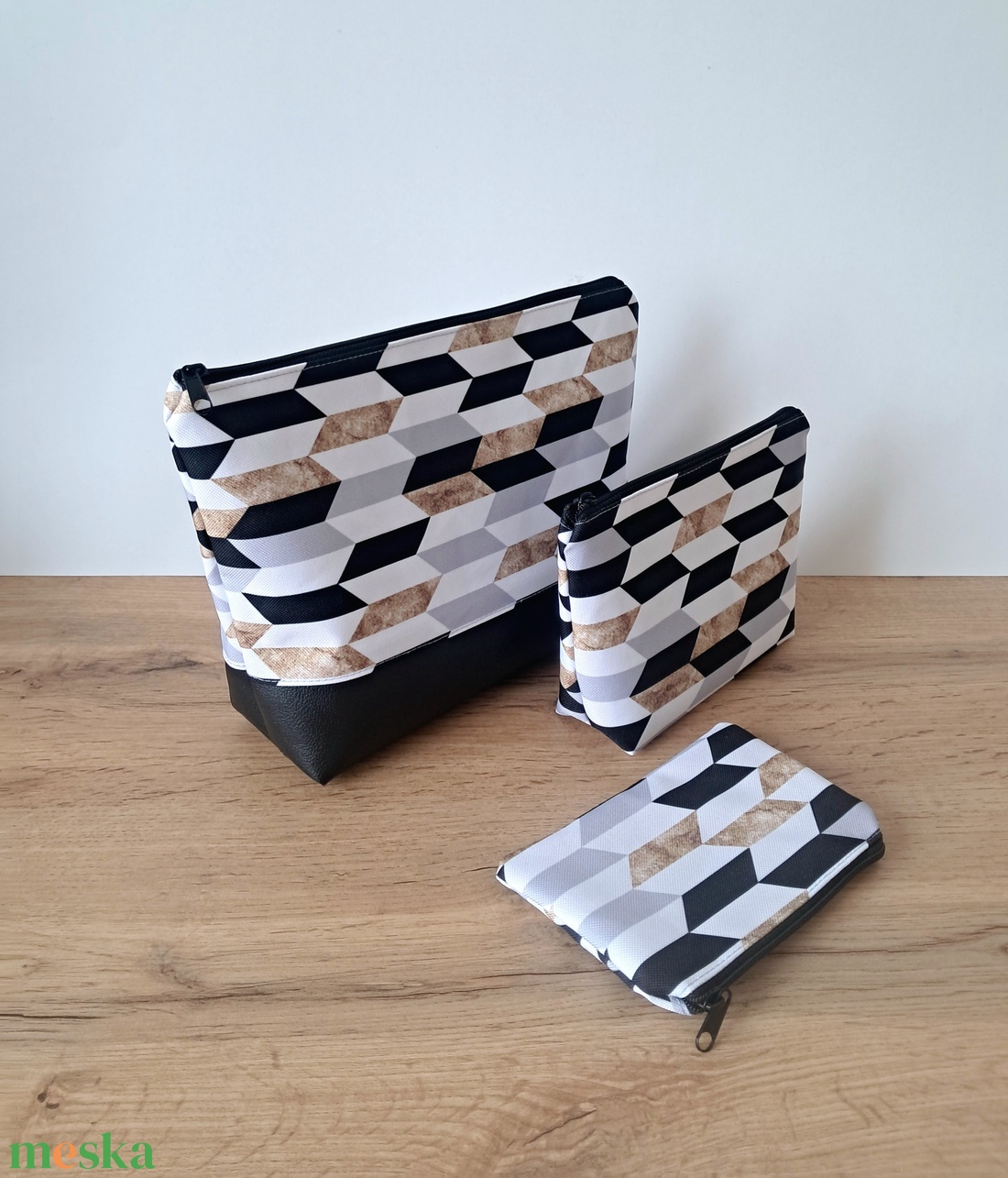 Nagyméretű modern neszesszer - táska & tok - neszesszer - Meska.hu