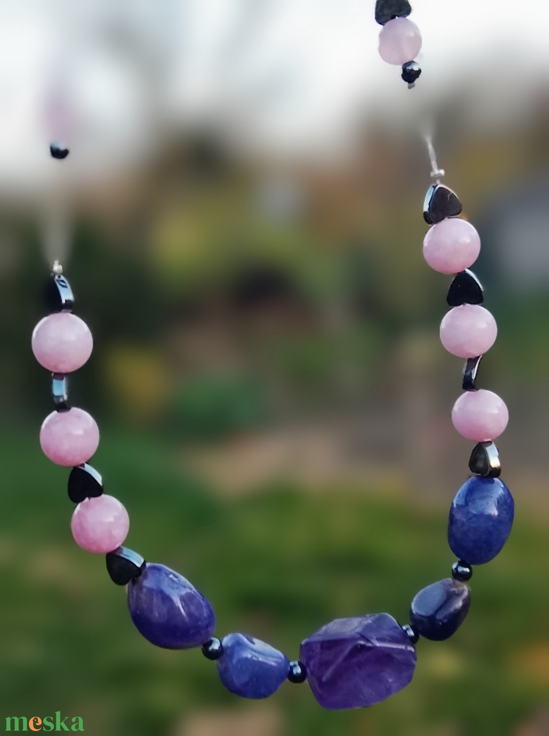 Ametiszt és hematit kövekből nyaklánc, nyakék  - ékszer - nyaklánc - gyöngyös nyaklánc - Meska.hu
