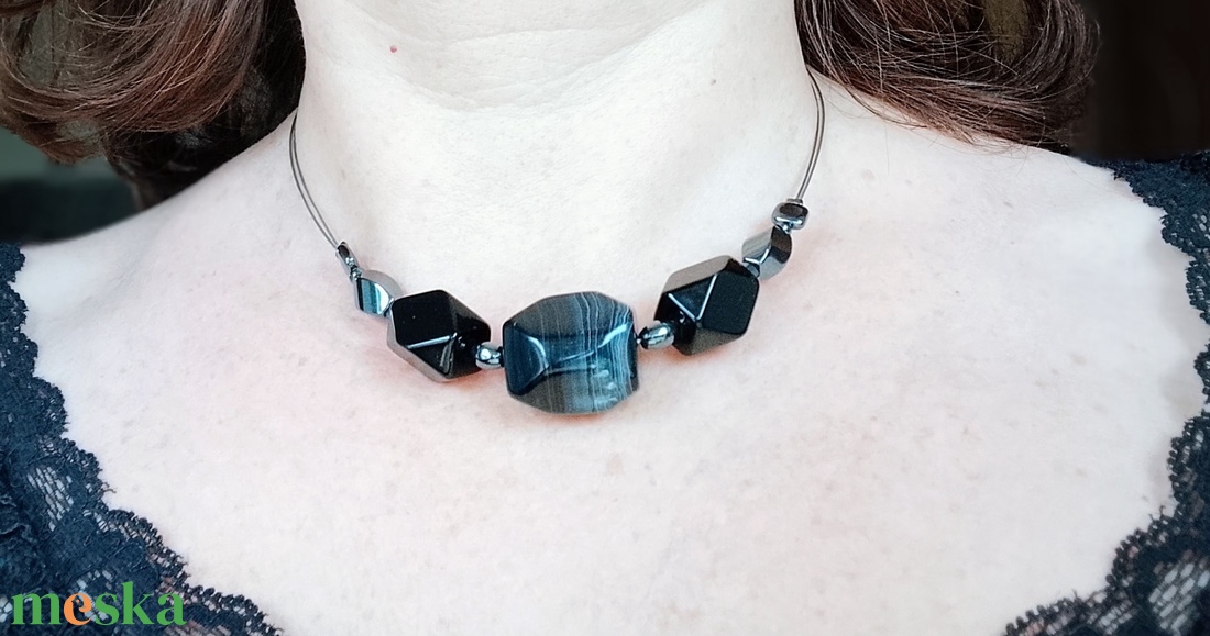 Onix, achát és hematit kövekből nyaklánc, nyakék  - ékszer - nyaklánc - gyöngyös nyaklánc - Meska.hu