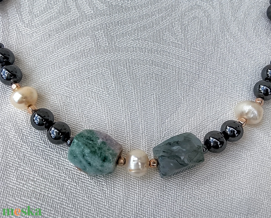 Ásvány nyaklánc, nyakék zöld achát kővel  - ékszer - nyaklánc - gyöngyös nyaklánc - Meska.hu