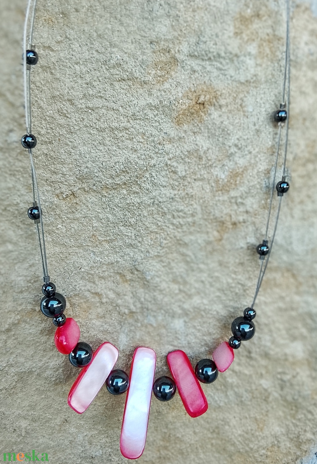 Hematit és kagyló nyaklánc, nyakék  - ékszer - nyaklánc - gyöngyös nyaklánc - Meska.hu