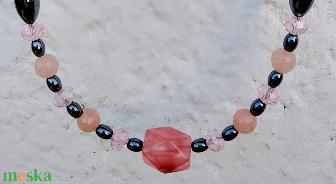 Barack szín és hematit kövekből nyaklánc, nyakék  - ékszer - nyaklánc - gyöngyös nyaklánc - Meska.hu