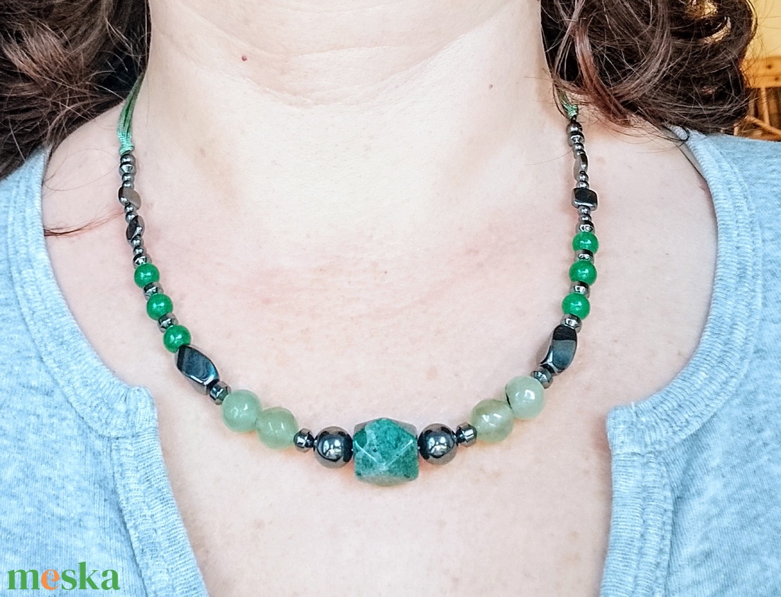  Hematit, zöld achát ásvány nyaklánc, nyakék  - ékszer - nyaklánc - gyöngyös nyaklánc - Meska.hu